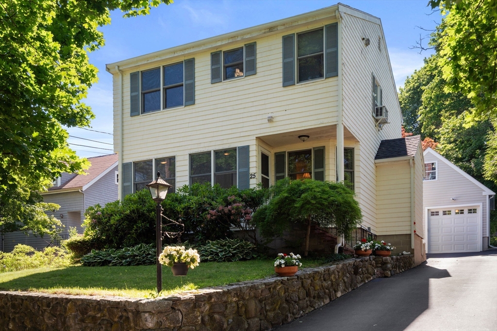 25 Kendall Road, Lexington, Massachusetts, 3 Bedrooms Bedrooms, 9 Rooms Rooms,2 BathroomsBathrooms,Residential,For Sale,Kendall Road,73533274