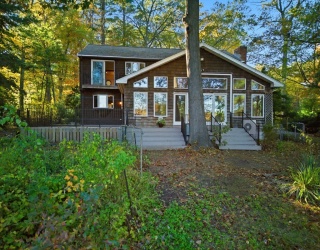 33 W Elm St, Hopkinton, Massachusetts, 3 Bedrooms Bedrooms, 8 Rooms Rooms,2.5 BathroomsBathrooms,Residential,For Sale,W Elm St,73530864