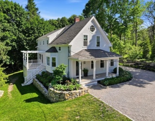 50 Pond Street, Cohasset, Massachusetts, 4 Bedrooms Bedrooms, 10 Rooms Rooms,2.5 BathroomsBathrooms,Residential,For Sale,Pond Street,73531679
