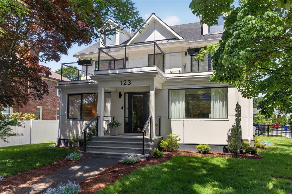 123 Auburn, Newton, Massachusetts, 5 Bedrooms Bedrooms, 9 Rooms Rooms,3 BathroomsBathrooms,Residential,For Sale,Auburn,73533357