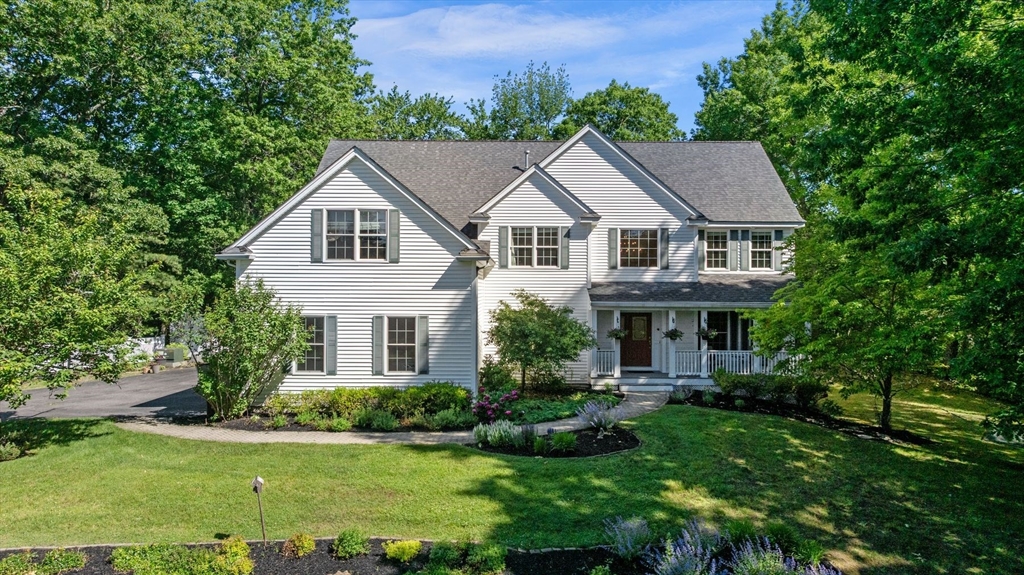 22 Sawyer Ln, Middleton, Massachusetts, 4 Bedrooms Bedrooms, 14 Rooms Rooms,4.5 BathroomsBathrooms,Residential,For Sale,Sawyer Ln,73533321
