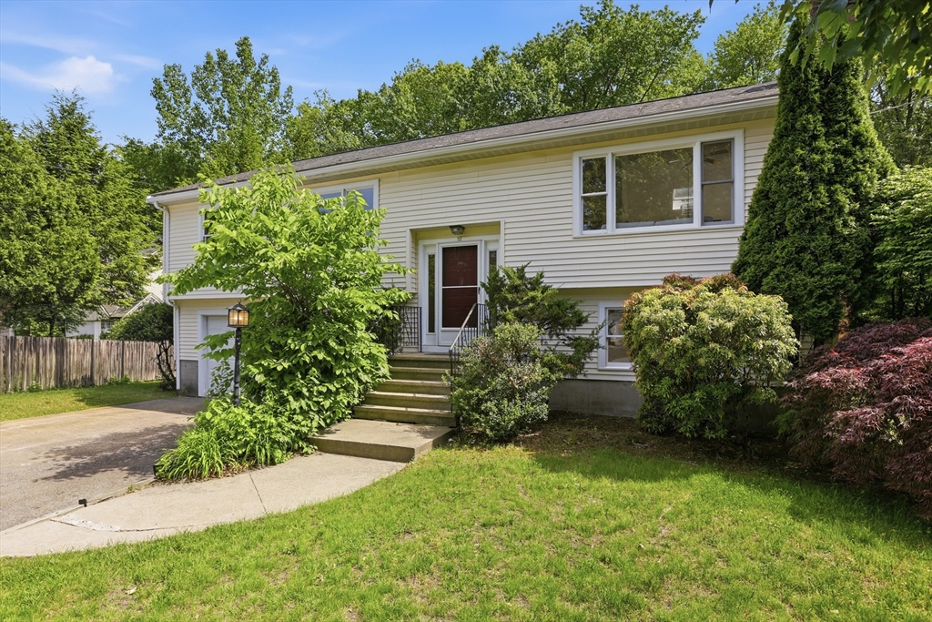 22 Railroad Avenue, Bedford, Massachusetts, 3 Bedrooms Bedrooms, 7 Rooms Rooms,3 BathroomsBathrooms,Residential,For Sale,Railroad Avenue,73533361
