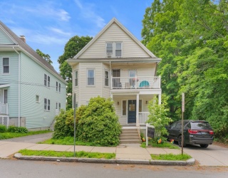 110 Crescent Ave, Melrose, Massachusetts, 8 Bedrooms Bedrooms, 13 Rooms Rooms,2 BathroomsBathrooms,Residential Income,For Sale,Crescent Ave,73531513