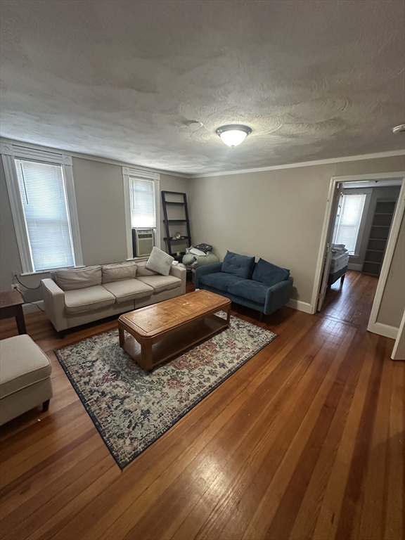 68 Richdale Avenue, Cambridge, Massachusetts, 1 Bedroom Bedrooms, 4 Rooms Rooms,1 BathroomBathrooms,Residential Lease,For Rent,Richdale Avenue,73533385