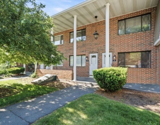 25 Farrwood Dr, Haverhill, Massachusetts, 2 Bedrooms Bedrooms, 5 Rooms Rooms,1.5 BathroomsBathrooms,Residential,For Sale,Farrwood Dr,73533393