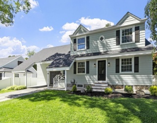 42 Parker Street, North Andover, Massachusetts, 4 Bedrooms Bedrooms, 8 Rooms Rooms,3 BathroomsBathrooms,Residential,For Sale,Parker Street,73533396