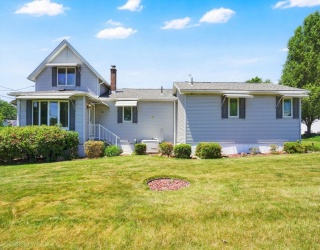 29 West St, Ludlow, Massachusetts, 3 Bedrooms Bedrooms, 6 Rooms Rooms,2 BathroomsBathrooms,Residential,For Sale,West St,73527012