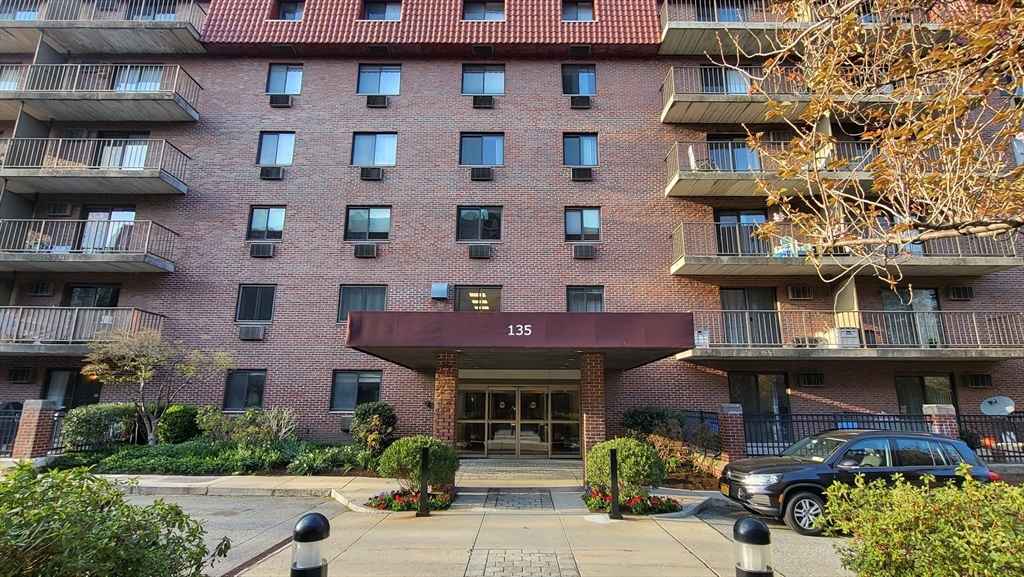 135 Pleasant St, Brookline, Massachusetts, 1 Bedroom Bedrooms, 3 Rooms Rooms,1.5 BathroomsBathrooms,Residential Lease,For Rent,Pleasant St,73533452