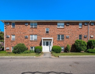 91 Pleasant, Medfield, Massachusetts, 2 Bedrooms Bedrooms, 4 Rooms Rooms,1 BathroomBathrooms,Residential,For Sale,Pleasant,73533463