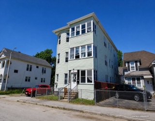 8 Douglas Street, Worcester, Massachusetts, 9 Bedrooms Bedrooms, 15 Rooms Rooms,3 BathroomsBathrooms,Residential Income,For Sale,Douglas Street,73533046
