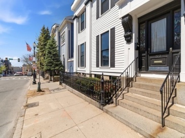 512 East Broadway, Boston, Massachusetts, 7 Bedrooms Bedrooms, 15 Rooms Rooms,4 BathroomsBathrooms,Residential,For Sale,East Broadway,73511130