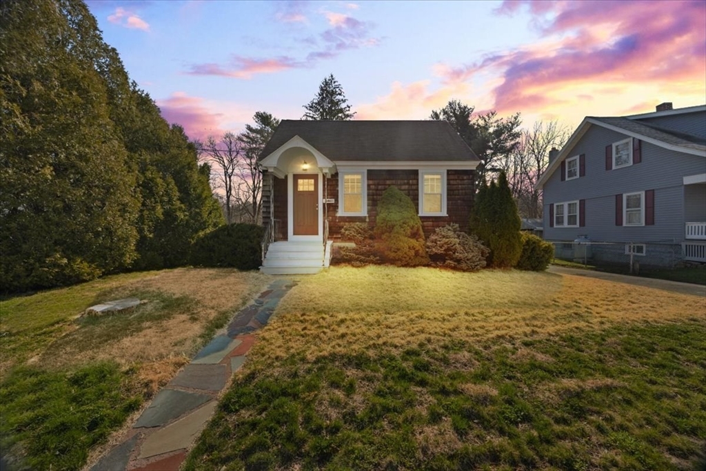 22 Ingell Street, Taunton, Massachusetts, 3 Bedrooms Bedrooms, 5 Rooms Rooms,1 BathroomBathrooms,Residential,For Sale,Ingell Street,73501071