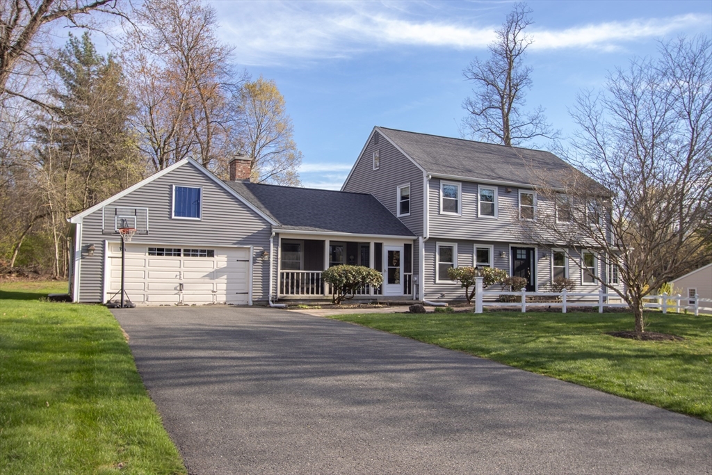 8 Bittersweet Lane, Wilbraham, Massachusetts, 5 Bedrooms Bedrooms, 8 Rooms Rooms,3.5 BathroomsBathrooms,Residential,For Sale,Bittersweet Lane,73507032