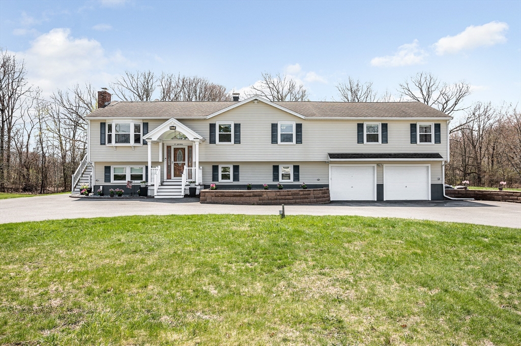 97 Ansonia Ave, Dracut, Massachusetts, 4 Bedrooms Bedrooms, 10 Rooms Rooms,2.5 BathroomsBathrooms,Residential,For Sale,Ansonia Ave,73505407
