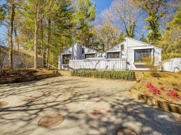 251 Shore Drive, Mashpee, Massachusetts, 2 Bedrooms Bedrooms, 4 Rooms Rooms,1 BathroomBathrooms,Residential,For Sale,Shore Drive,73509389