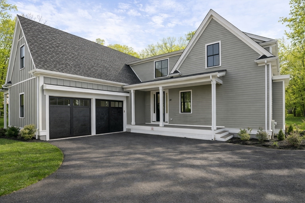 1060 Grove Street, Framingham, Massachusetts, 2 Bedrooms Bedrooms, 6 Rooms Rooms,2.5 BathroomsBathrooms,Residential,For Sale,Grove Street,73522466