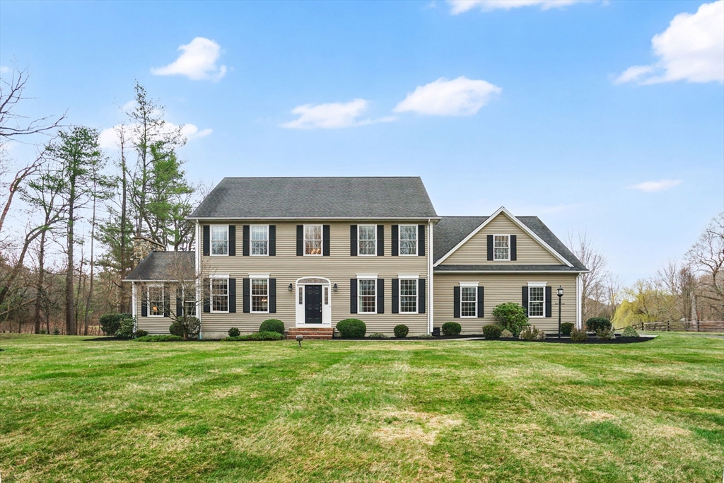 3 Red Gap Rd, Wilbraham, Massachusetts, 4 Bedrooms Bedrooms, 12 Rooms Rooms,3.5 BathroomsBathrooms,Residential,For Sale,Red Gap Rd,73493328