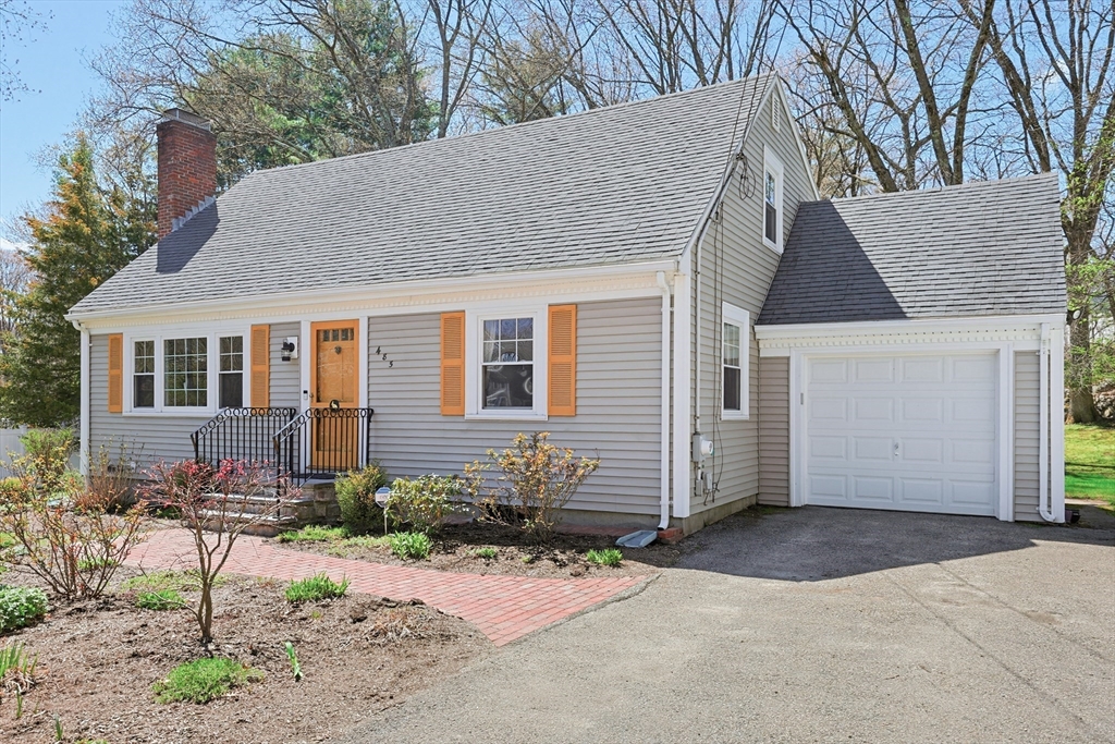 485 Central St., Holliston, Massachusetts, 4 Bedrooms Bedrooms, 7 Rooms Rooms,2 BathroomsBathrooms,Residential,For Sale,Central St.,73506328