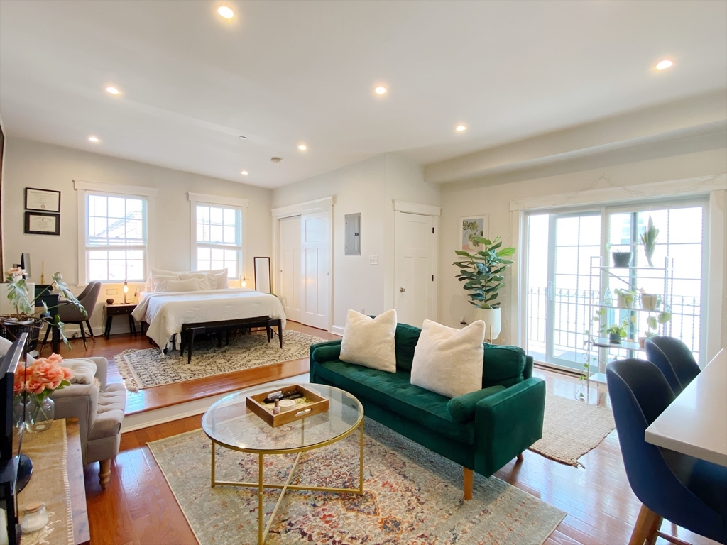 108-110 Webster Street, Boston, Massachusetts, 1 Bedroom Bedrooms, 2 Rooms Rooms,1 BathroomBathrooms,Residential Lease,For Rent,Webster Street,73525117