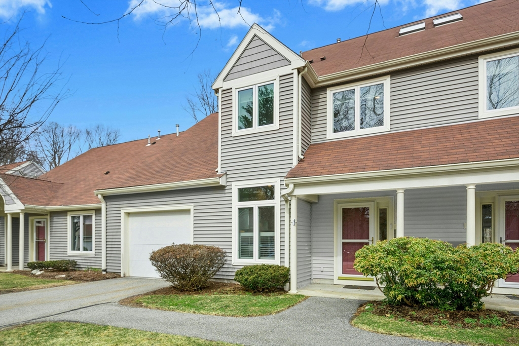 2 Douglass Green, Woburn, Massachusetts, 3 Bedrooms Bedrooms, 5 Rooms Rooms,2 BathroomsBathrooms,Residential,For Sale,Douglass Green,73497594