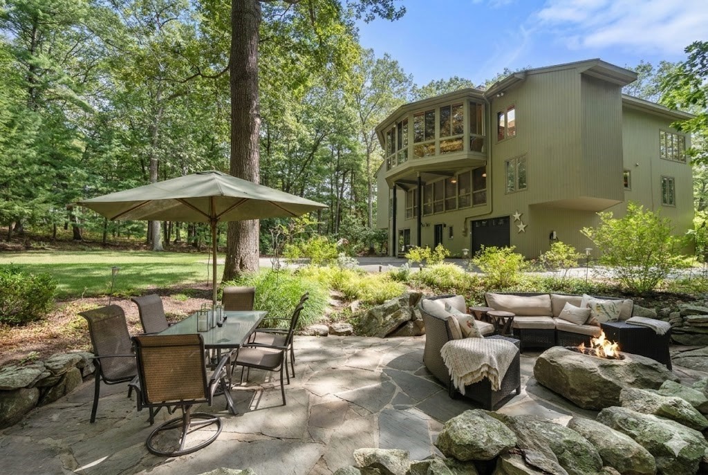 15 Wildwood Drive, Sherborn, Massachusetts, 5 Bedrooms Bedrooms, 11 Rooms Rooms,4 BathroomsBathrooms,Residential,For Sale,Wildwood Drive,73484509