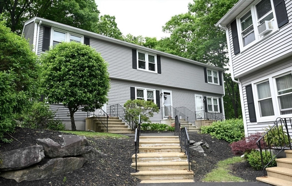 270 Sunderland Rd, Worcester, Massachusetts, 2 Bedrooms Bedrooms, 5 Rooms Rooms,1.5 BathroomsBathrooms,Residential Lease,For Rent,Sunderland Rd,73524708