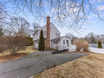 8 Driftwood Ln, Bourne, Massachusetts, 5 Bedrooms Bedrooms, 8 Rooms Rooms,2 BathroomsBathrooms,Residential,For Sale,Driftwood Ln,73469364