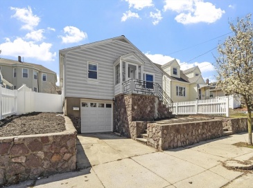 368 Park Avenue, Revere, Massachusetts, 2 Bedrooms Bedrooms, 5 Rooms Rooms,1 BathroomBathrooms,Residential,For Sale,Park Avenue,73509108