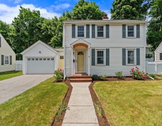 9 Chapman Rd, Wakefield, Massachusetts, 3 Bedrooms Bedrooms, 7 Rooms Rooms,2 BathroomsBathrooms,Residential,For Sale,Chapman Rd,73533511