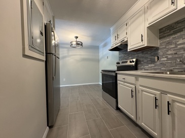 1 Albert Dr, Woburn, Massachusetts, 2 Bedrooms Bedrooms, 4 Rooms Rooms,1 BathroomBathrooms,Residential,For Sale,Albert Dr,73533574