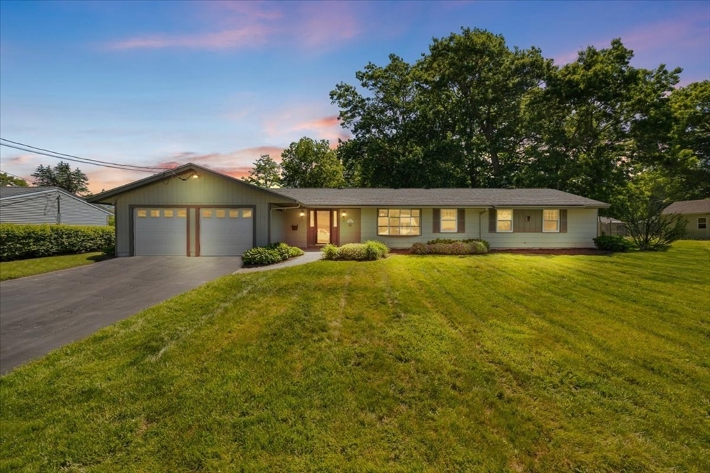 27 Nadine Rd, Brockton, Massachusetts, 3 Bedrooms Bedrooms, 8 Rooms Rooms,1 BathroomBathrooms,Residential,For Sale,Nadine Rd,73533543
