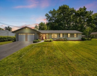 27 Nadine Rd, Brockton, Massachusetts, 3 Bedrooms Bedrooms, 8 Rooms Rooms,1 BathroomBathrooms,Residential,For Sale,Nadine Rd,73533543