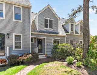 90 Shellback Way, Mashpee, Massachusetts, 2 Bedrooms Bedrooms, 4 Rooms Rooms,1.5 BathroomsBathrooms,Residential,For Sale,Shellback Way,73533593