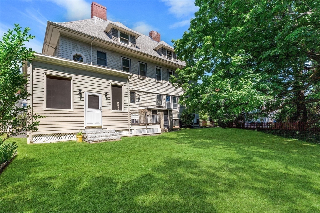 38 Fifth Street, Medford, Massachusetts, 4 Bedrooms Bedrooms, 11 Rooms Rooms,2.5 BathroomsBathrooms,Residential,For Sale,Fifth Street,73533730