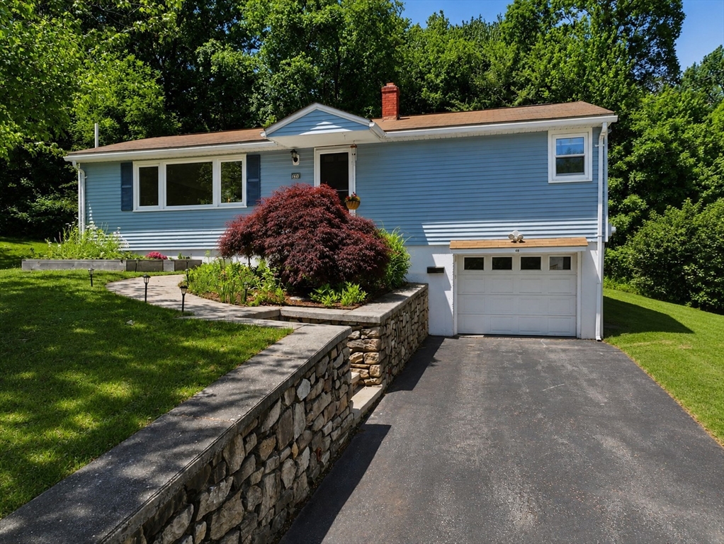 46 Pinecroft Ave, Holden, Massachusetts, 2 Bedrooms Bedrooms, 5 Rooms Rooms,1 BathroomBathrooms,Residential,For Sale,Pinecroft Ave,73533962