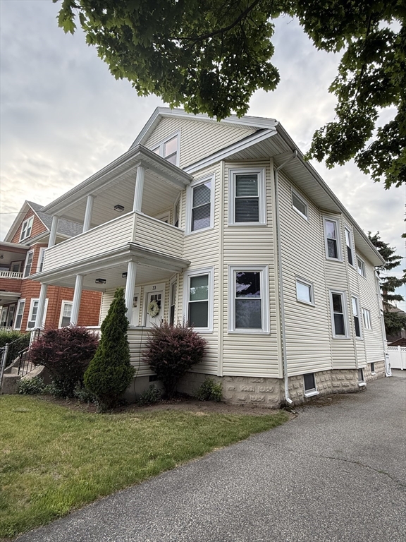 35 Yale St, Medford, Massachusetts, 3 Bedrooms Bedrooms, 8 Rooms Rooms,1 BathroomBathrooms,Residential Lease,For Rent,Yale St,73533969