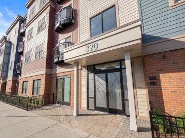 320 Maverick Street, Boston, Massachusetts, 2 Bedrooms Bedrooms, 4 Rooms Rooms,2 BathroomsBathrooms,Residential Lease,For Rent,Maverick Street,73533753