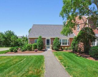 53 Frances Dr, Stoughton, Massachusetts, 2 Bedrooms Bedrooms, 6 Rooms Rooms,2 BathroomsBathrooms,Residential,For Sale,Frances Dr,73533986