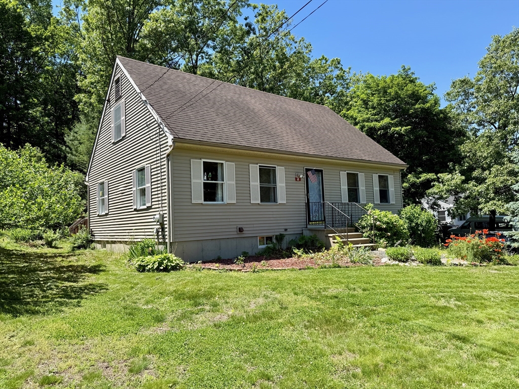 68 Hastings St, Greenfield, Massachusetts, 4 Bedrooms Bedrooms, 6 Rooms Rooms,2 BathroomsBathrooms,Residential,For Sale,Hastings St,73533765