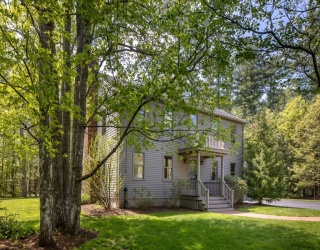 8 Riverbend Ln, Mattapoisett, Massachusetts, 4 Bedrooms Bedrooms, 7 Rooms Rooms,2.5 BathroomsBathrooms,Residential,For Sale,Riverbend Ln,73526603