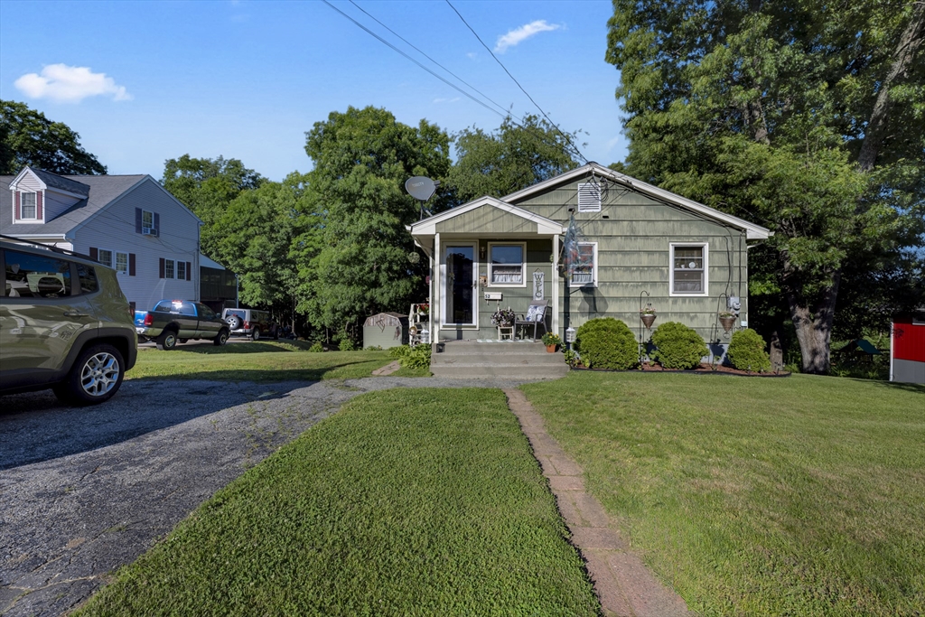 52 Crestwood, Southbridge, Massachusetts, 3 Bedrooms Bedrooms, 5 Rooms Rooms,1 BathroomBathrooms,Residential,For Sale,Crestwood,73533780