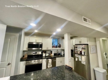 18 Atlantic St, Boston, Massachusetts, 5 Bedrooms Bedrooms, 7 Rooms Rooms,3 BathroomsBathrooms,Residential Lease,For Rent,Atlantic St,73534026