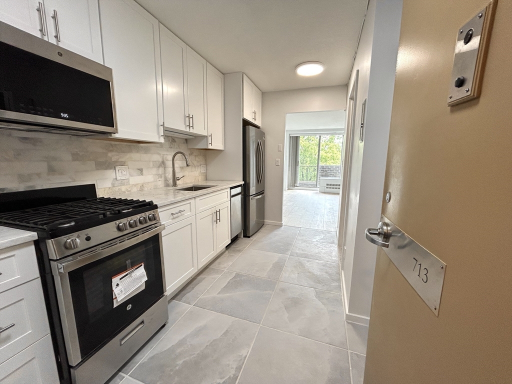 44 Washington St, Brookline, Massachusetts, 2 Rooms Rooms,1 BathroomBathrooms,Residential,For Sale,Washington St,73534035