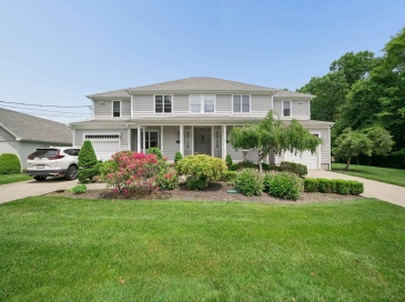 69 Merrimac Street, Dartmouth, Massachusetts, 3 Bedrooms Bedrooms, 5 Rooms Rooms,1.5 BathroomsBathrooms,Residential,For Sale,Merrimac Street,73533805