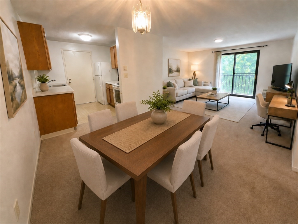 25 Village Rock Ln, Natick, Massachusetts, 1 Bedroom Bedrooms, 4 Rooms Rooms,1 BathroomBathrooms,Residential,For Sale,Village Rock Ln,73533783