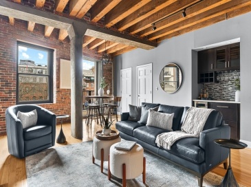 28 Atlantic Ave, Boston, Massachusetts, 2 Bedrooms Bedrooms, 4 Rooms Rooms,1 BathroomBathrooms,Residential,For Sale,Atlantic Ave,73487286