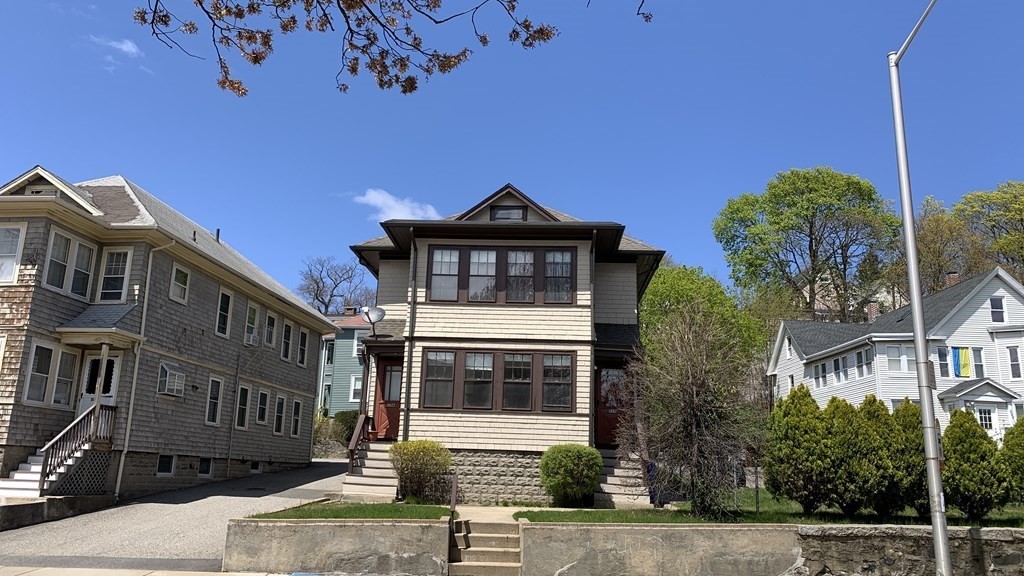 529 Pleasant St, Malden, Massachusetts, 1 Bedroom Bedrooms, 3 Rooms Rooms,1 BathroomBathrooms,Residential Lease,For Rent,Pleasant St,73527343