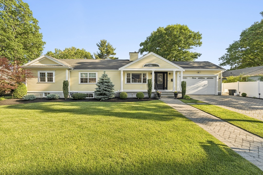 6 Suntaug Street, Lynnfield, Massachusetts, 3 Bedrooms Bedrooms, 7 Rooms Rooms,3 BathroomsBathrooms,Residential,For Sale,Suntaug Street,73533575