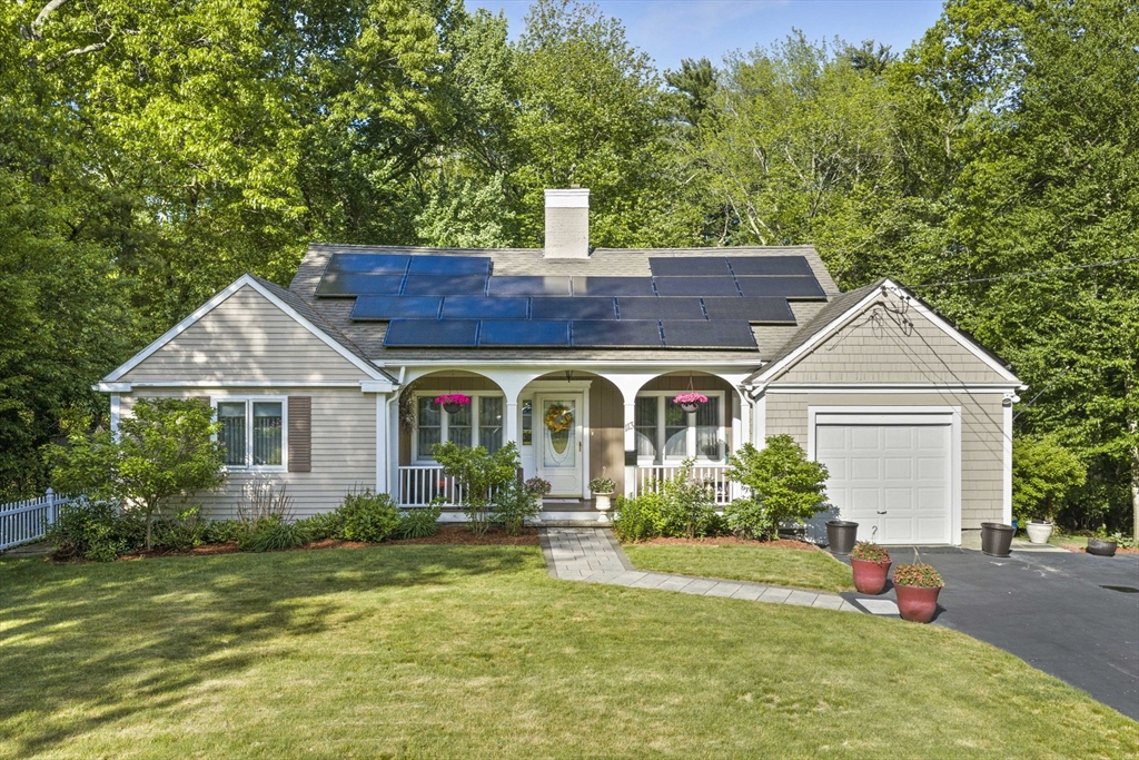 113 Colonel Hunt Dr, Abington, Massachusetts, 3 Bedrooms Bedrooms, 7 Rooms Rooms,2 BathroomsBathrooms,Residential,For Sale,Colonel Hunt Dr,73525364