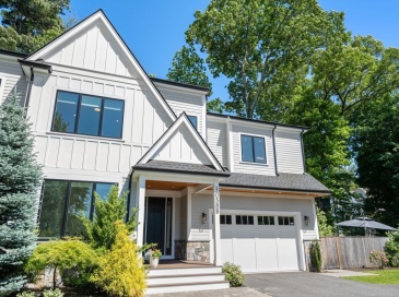 1058 Beacon Street, Newton, Massachusetts, 6 Bedrooms Bedrooms, 13 Rooms Rooms,5.5 BathroomsBathrooms,Residential,For Sale,Beacon Street,73533628